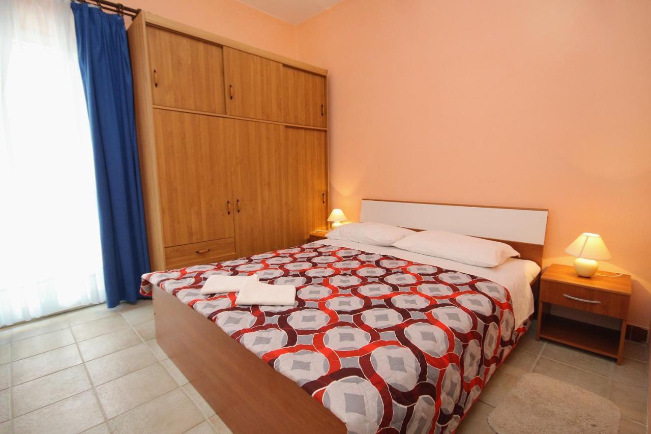 Family Friendly Seaside Apartments Vlasici, Pag - 4319 外观 照片