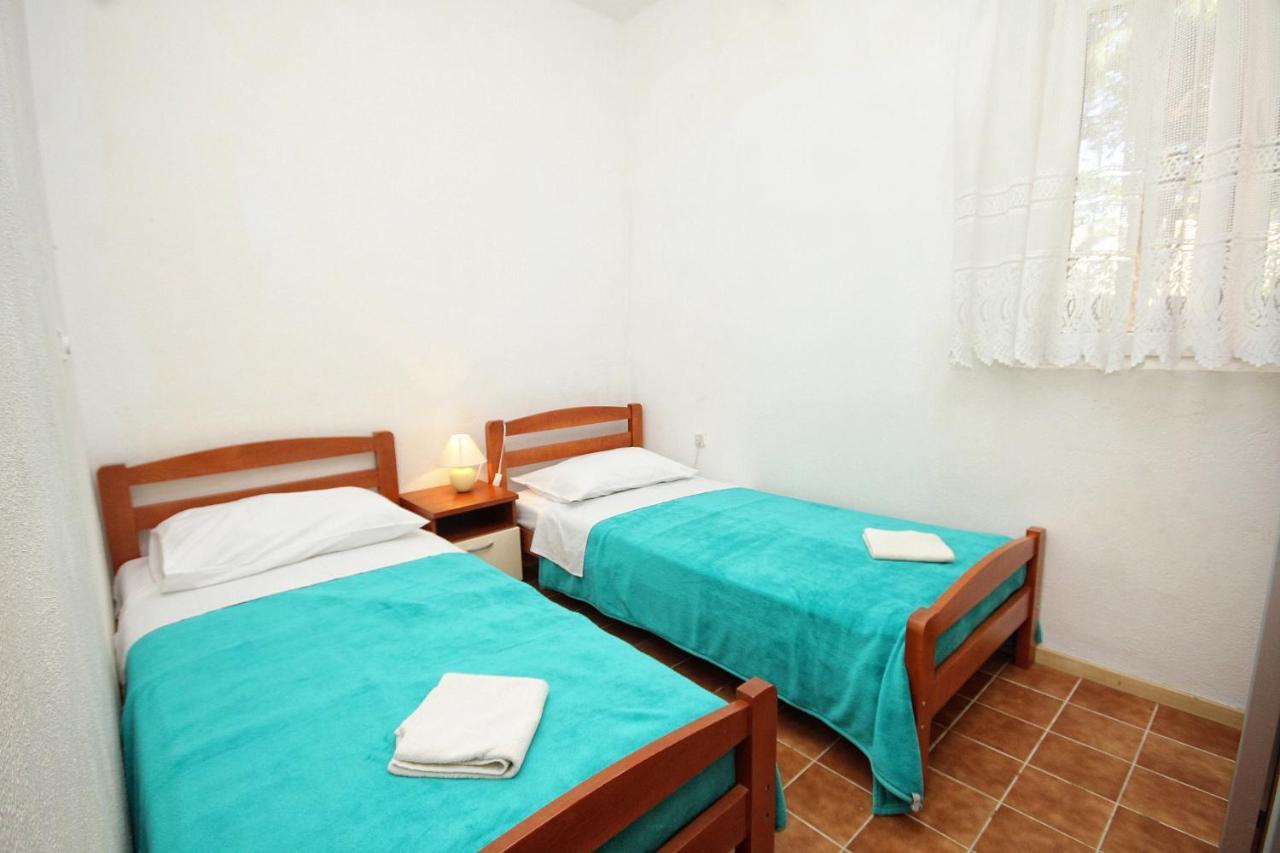 Family Friendly Seaside Apartments Vlasici, Pag - 4319 外观 照片