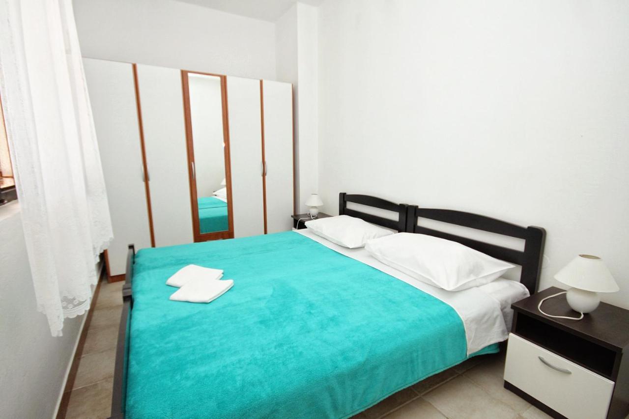 Family Friendly Seaside Apartments Vlasici, Pag - 4319 外观 照片
