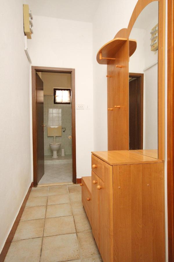 Family Friendly Seaside Apartments Vlasici, Pag - 4319 外观 照片