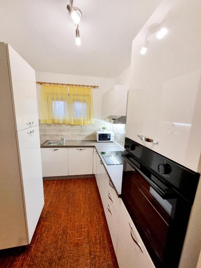 Family Friendly Seaside Apartments Vlasici, Pag - 4319 外观 照片
